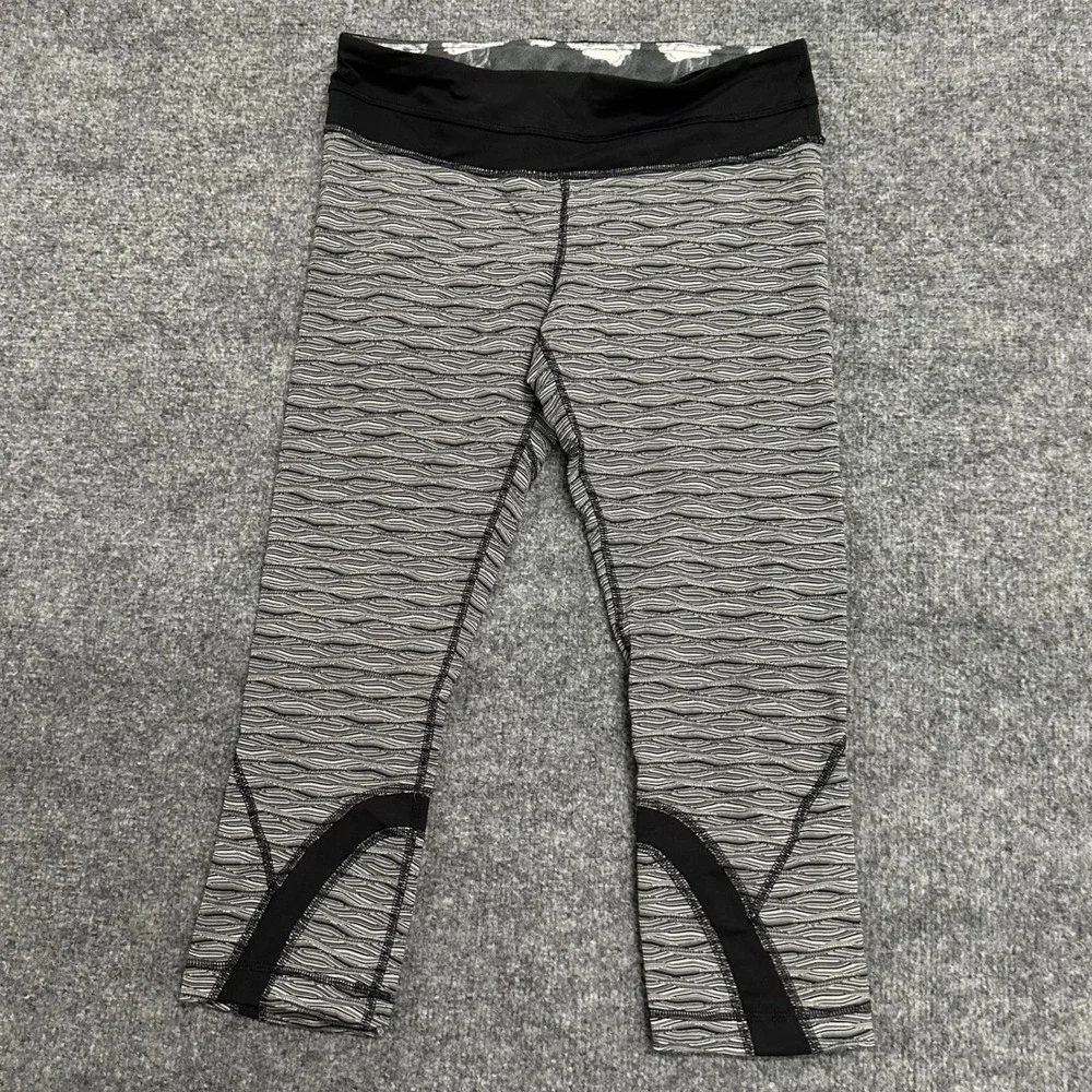 Lululemon Leggings Womens Size 8 Gray Textured Wave Crop Floral Waist Athletic